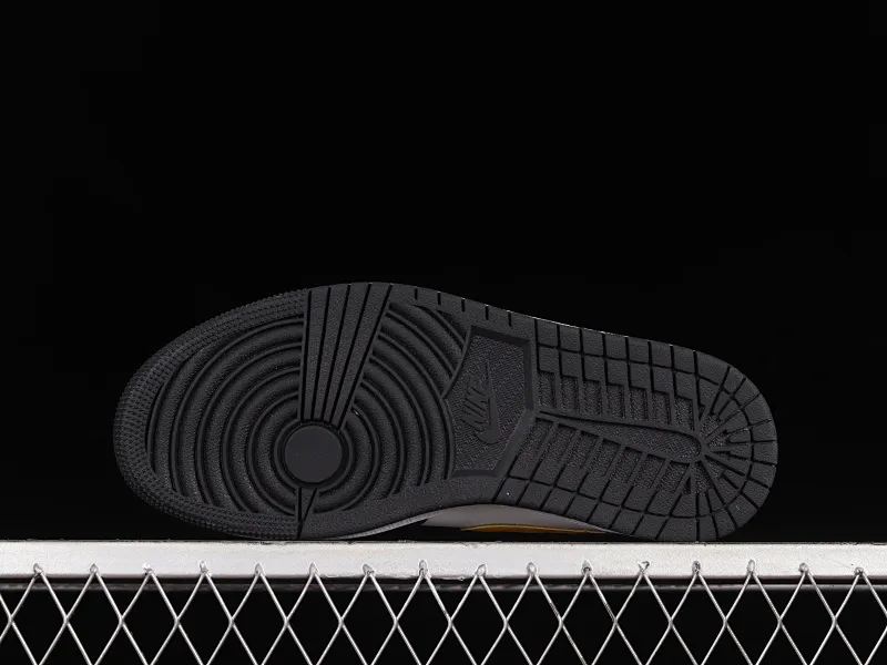 All categories Air Jordan Jordan series basketball shoes Air Jordan 1 Mid Air Jordan 1 Mid "Lakers" AJ1 Joe 1 Lakers color matching Zhongbang basketball shoes DQ8426-517